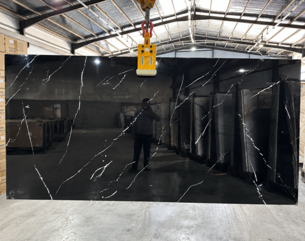 PORCELAINE NERO MARQUINA